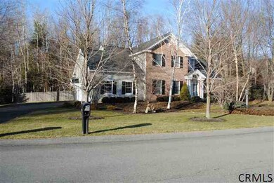 709 Waldens Pond Rd, Albany, NY 12203 - photo 4