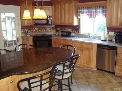 6629 Walnut St, Slatington, PA 18080 - photo 5