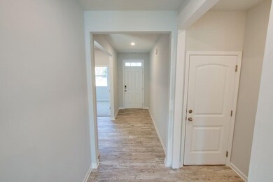 204 Johnstone Dr, Dickson, TN 37055 - photo 6