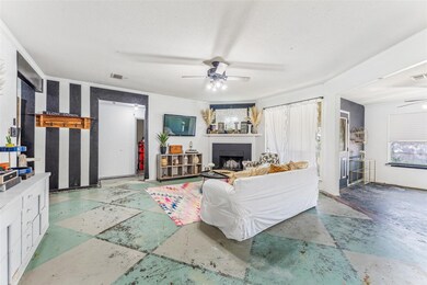 219 Rose Ave, Cleburne, TX 76033 - photo 4