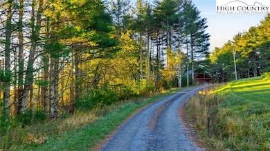 18 Davis Acres Dr, West Jefferson, NC 28694 - photo 3