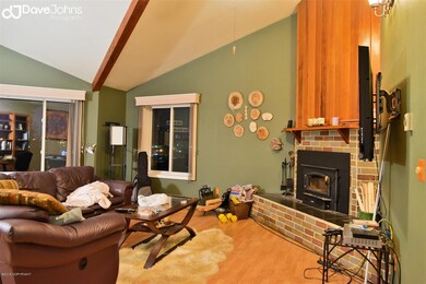 Living Area w Fireplace