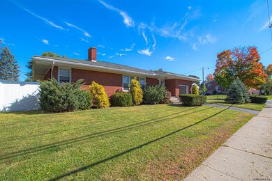 138 Fleetwood Ave, Albany, NY 12209 - photo 2