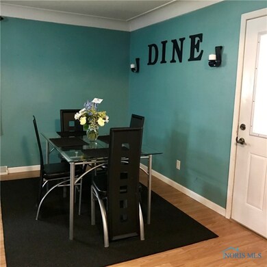 Dining area off Family Room