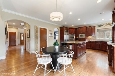 986 S Mitchell Ave, Elmhurst, IL 60126 - photo 2