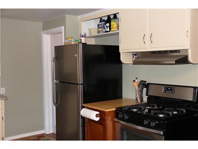 Kitchen. Convenient work area.