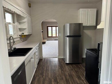 3122 W Locust St, Davenport, IA 52804 - photo 4