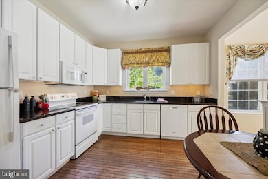 8 Wheatsheaf Ln unit 8, Norristown, PA 19403 - photo 7