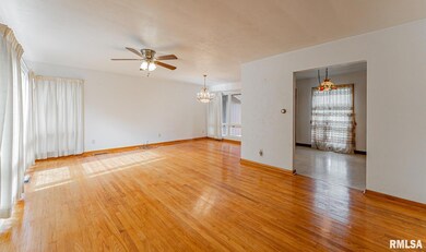 1522 Broadway St, Lincoln, IL 62656 - photo 4