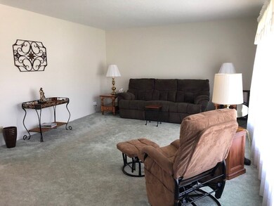 1101 W Saint Anthony Ave, Effingham, IL 62401 - photo 2