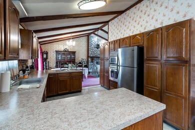 27 Hoover St, Dracut, MA 01826 - photo 5