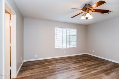 013-photo-bedroom-11563522