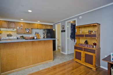 269 Chicopee St unit 13, Chicopee, MA 01013 - photo 4