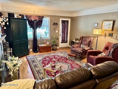 2308 Eleanor St, Yakima, WA 98902 - photo 6