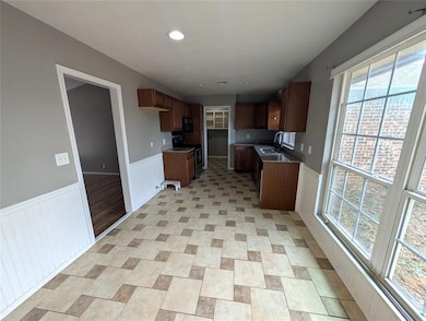 16904 Meadow Lake Cir unit R, Newalla, OK 74857 - photo 4