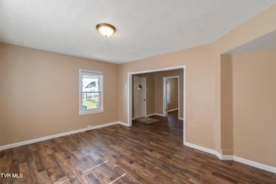 312 N Highland Ave, Greeneville, TN 37745 - photo 2