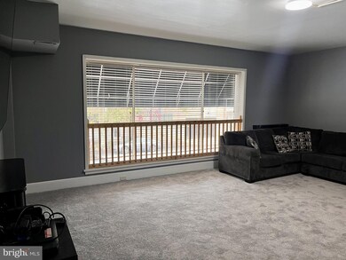 27 N Hanover St, Pottstown, PA 19464 - photo 5