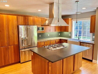 3872 Meadow View Dr, Eugene, OR 97408 - photo 7