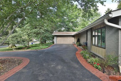 160 Croswell Rd, Columbus, OH 43214 - photo 3