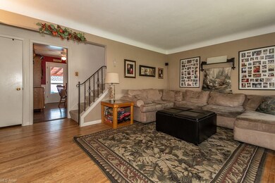 2313 Larchmont Dr, Wickliffe, OH 44092 - photo 7