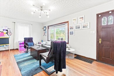 04-Living Area