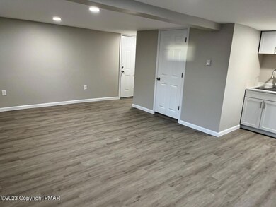 412 N 8th St unit Studio, Stroudsburg, PA 18360 - photo 2