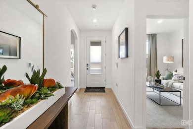 7318 Peach Grove Ln, Bakersfield, CA 93313 - photo 6