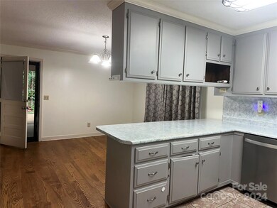 1942 Old Highway 221, Marion, NC 28752 - photo 5