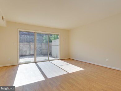 8367 Dunham Ct unit 613, Springfield, VA 22152 - photo 7