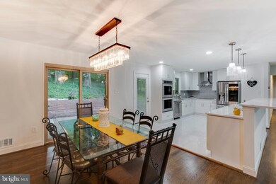 3610 Whispering Ln, Falls Church, VA 22041 - photo 7