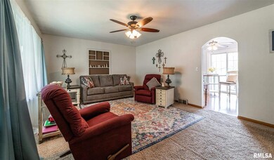 104 Welch Dr, Lincoln, IL 62656 - photo 2