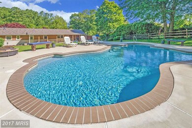 8529 Pineway Dr, Laurel, MD 20723 - photo 2