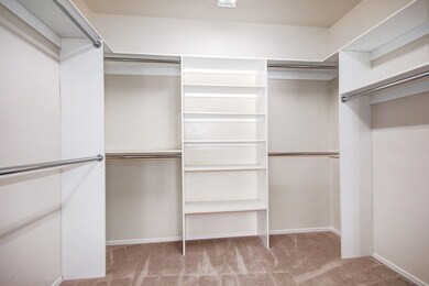 Master Closet-147