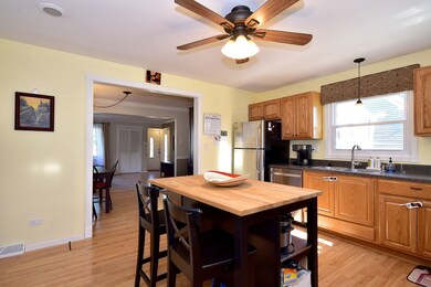 328 N Oaklawn Ave, Elmhurst, IL 60126 - photo 3