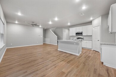 813 Feather Edge Dr, Springtown, TX 76082 - photo 5