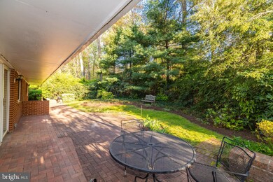 9209 Glenbrook Rd, Fairfax, VA 22031 - photo 2