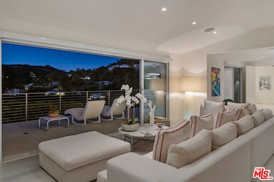 9422 Readcrest Dr, Beverly Hills, CA 90210 - photo 7