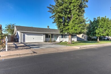138 W Hackamore Ave-3