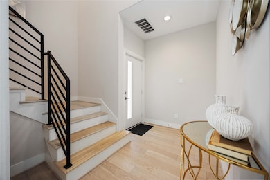 2505 N Macgregor Way, Houston, TX 77004 - photo 4