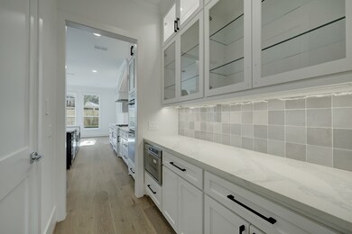 1305 Martin St, Houston, TX 77018 - photo 7