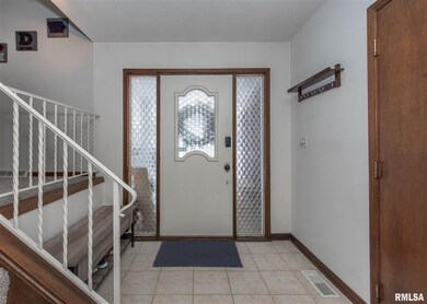 1447 W 41st St, Davenport, IA 52806 - photo 3