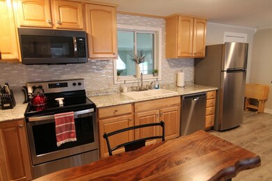 22 Franklin St, Lincoln, NH 03251 - photo 2