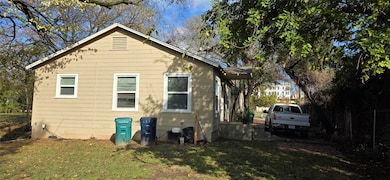 229 W Sycamore St, Denton, TX 76201 - photo 6