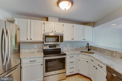 1709 Whisperhill Dr, Reston, VA 20194 - photo 5