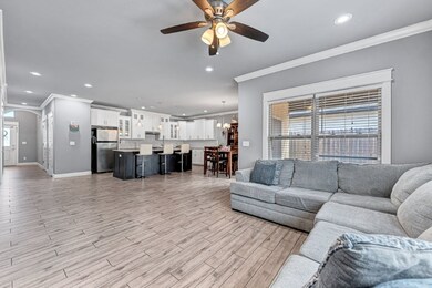 122 E Glendale Ln, Rogers, AR 72758 - photo 6