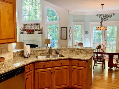 Kitchen and breakfast area