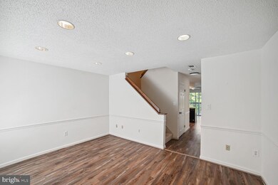 18106 Windsor Hill Dr, Olney, MD 20832 - photo 3