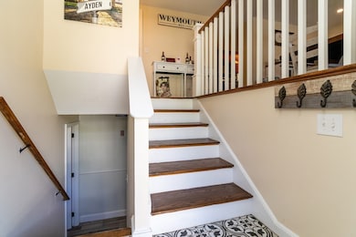 154 Auburn St, Whitman, MA 02382 - photo 4