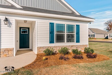 206RedTailCircle-2