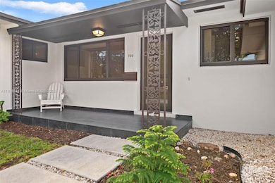 700 Rio Vista Dr, Miami Springs, FL 33166 - photo 3